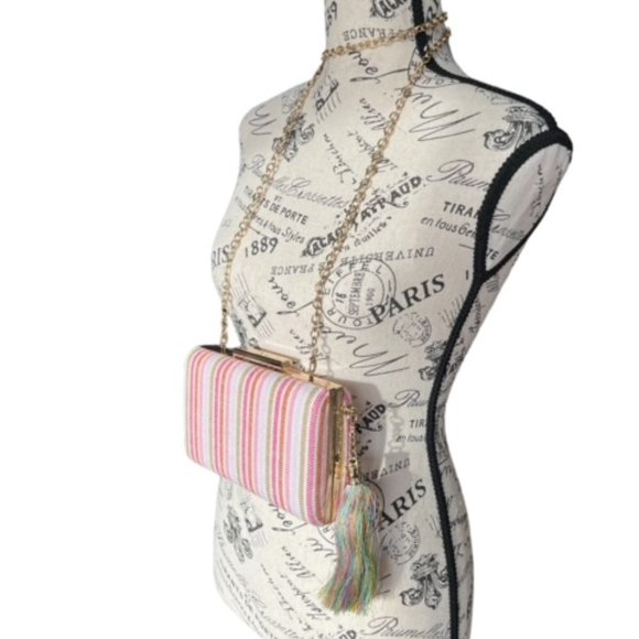 SONDRA ROBERTS  cross body clutch - Picture 4 of 4